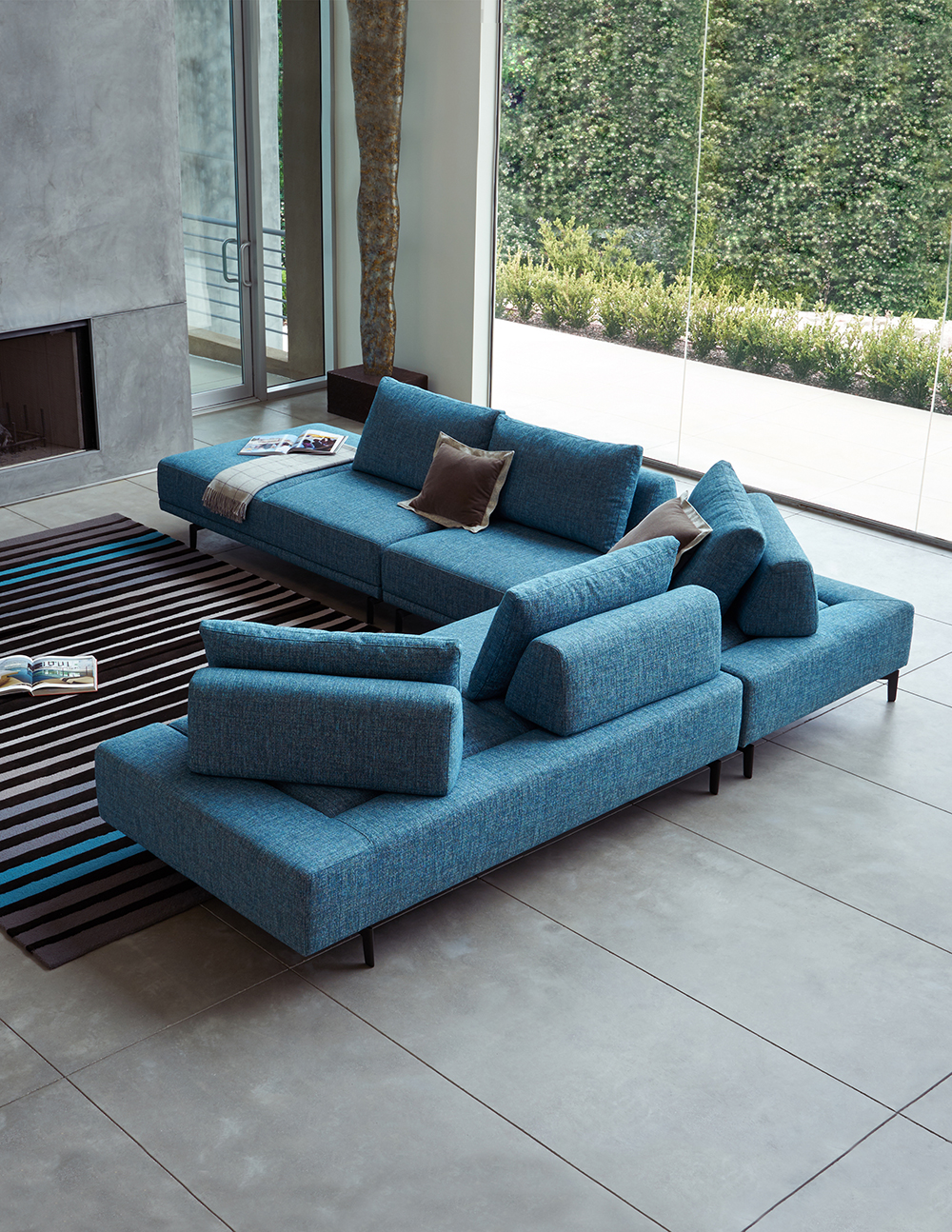 DellaRobbia Felix modern sectional sofa