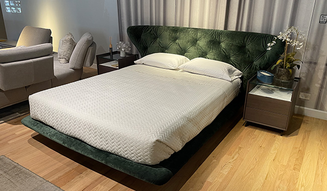 Sample Sale Lovy Bed
