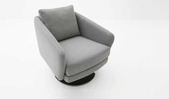 Dellarobbia Regis Lounge Chair